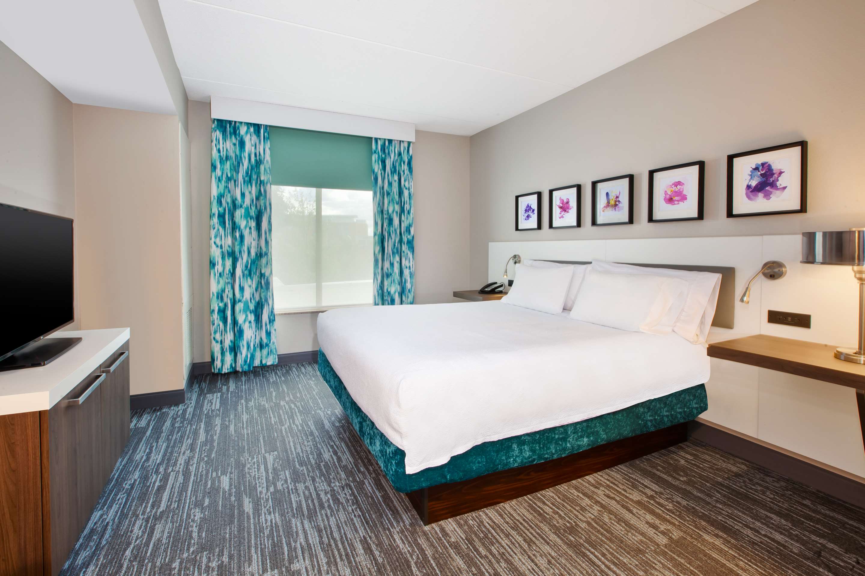 1 King Bed Junior Suite + 1 King Bed Deluxe Mobility/Hearing Accessible Room