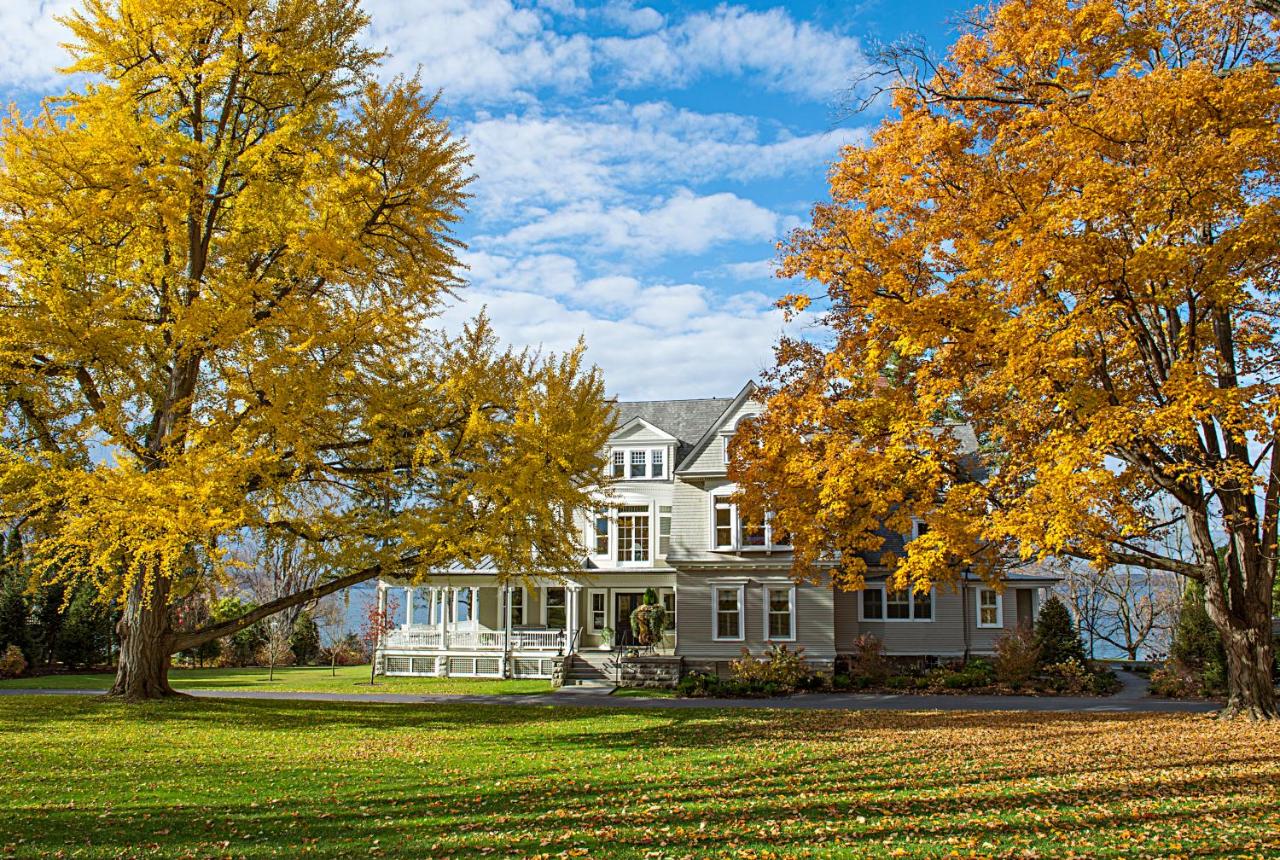 King Room with Lake View - Rowland House 