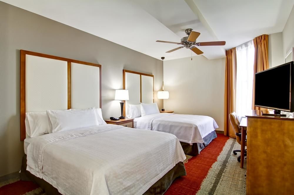 2 Queen Beds 1 Bedroom Suite3 options