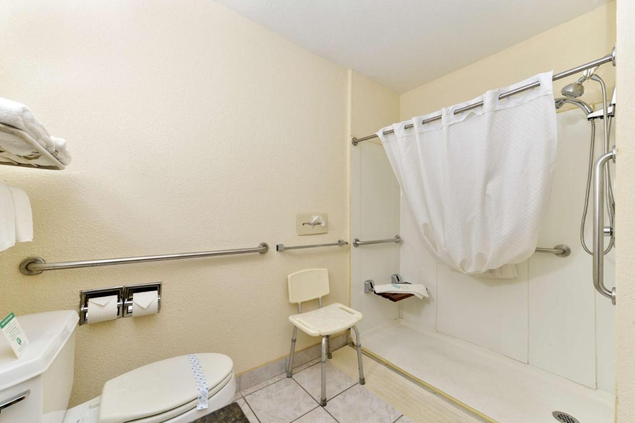 Mobility Accessible King Room with Roll-in Shower - Non-Smoking